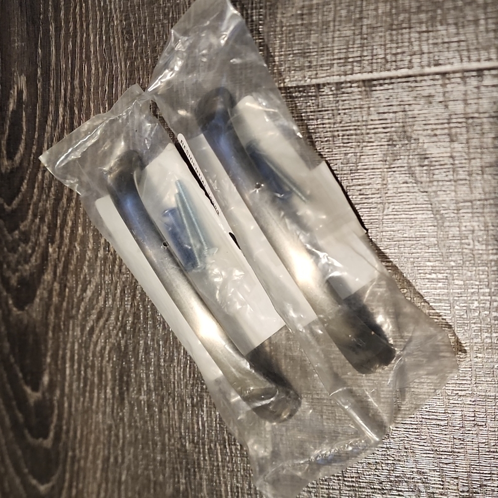 🎉 2x Residential Essentials Drawer Pulls 🎉